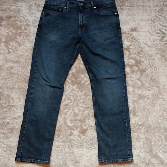 Calvin Klein Jeans Other - CALVIN KLEIN MEN'S STRAIGHT-FIT/STRECH JEANS. IN "NEW" CONDITION! 34x32DARK BLUE